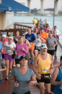 Marathon4start-bridge-106